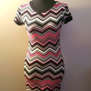 WOMEN'S SEXY FORM FITTED CASUAL CHEVRON DRESS